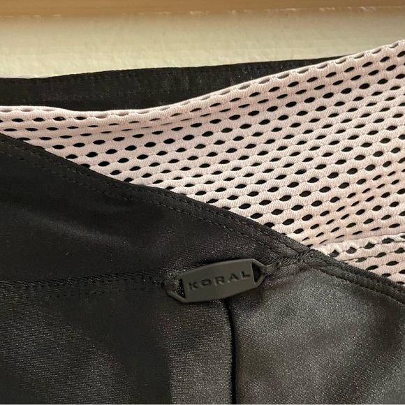 NEW Koral Chase High Rise Leggings in Black / Passion Activewear Athleisure - Picture 14 of 15